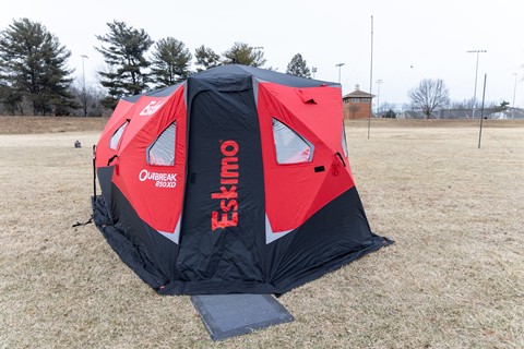 Our Eskimo tent housing the 20 meter station